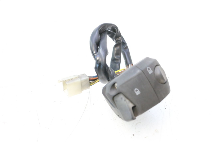 photo de LEFT HANDLEBAR SWITCH PEUGEOT SATELIS 125 (2006 - 2009) - Fixing points details