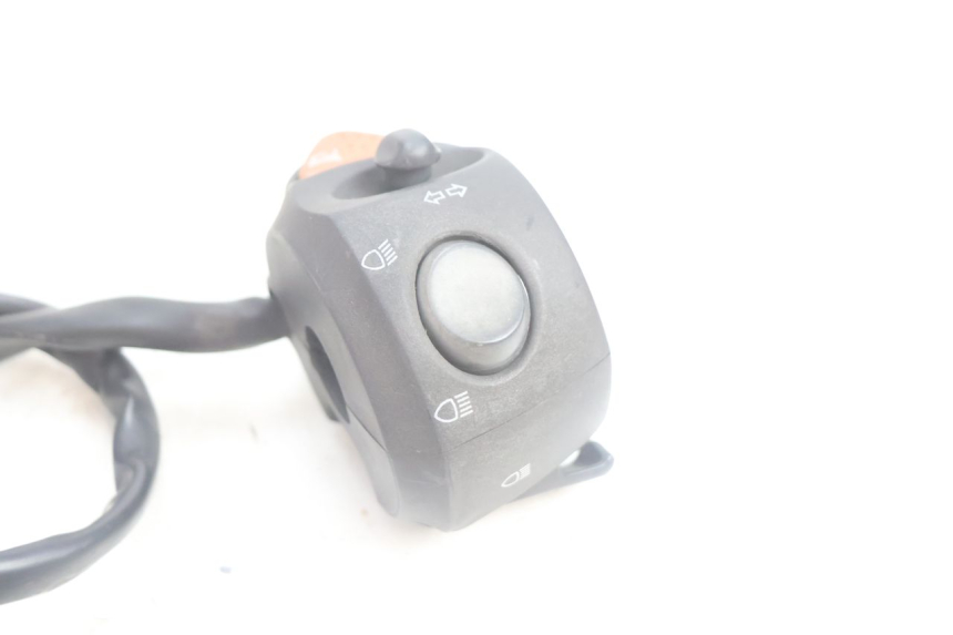 photo de LEFT HANDLEBAR SWITCH PEUGEOT SATELIS 125 (2006 - 2009) - Alternative perspective