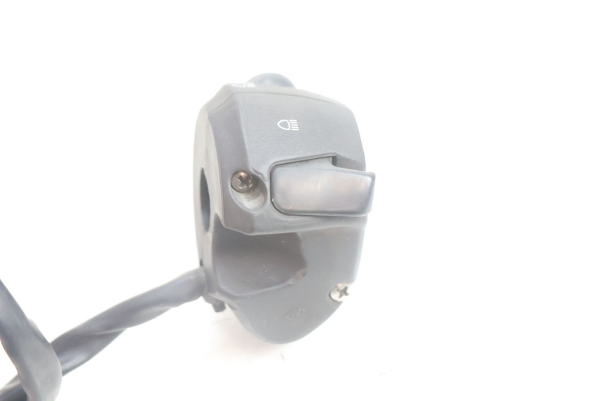 photo de LEFT HANDLEBAR SWITCH PEUGEOT SATELIS 125 (2006 - 2009) - Technical close-up