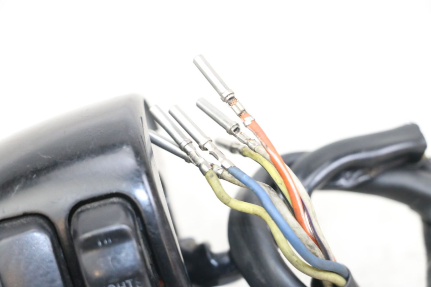 photo de LEFT SWITCH HARLEY DAVIDSON SPORTSTER XL CUSTOM 1200 (2003 - 2004) - Fixing points details