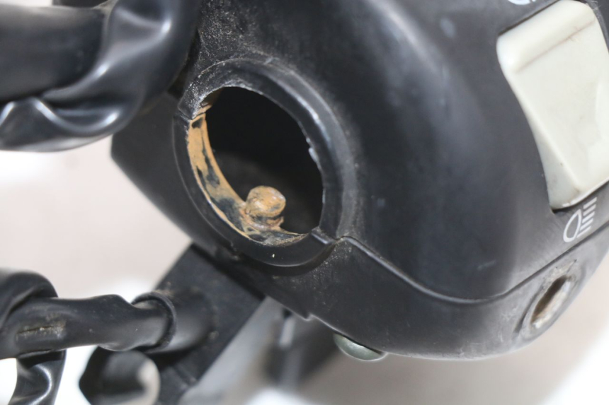 photo de Left switchgear VASTRO STREET X 4T 50 (2016 - 2021) - Product overview