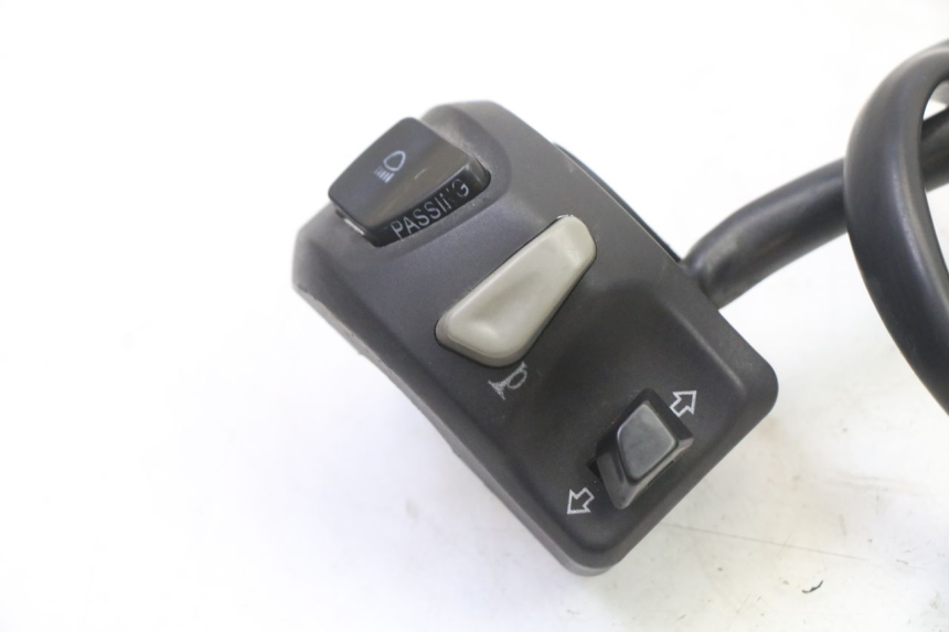 photo de LEFT SWITCH PEUGEOT STREETZONE I NAKED 2T 50 (2018 - 2020) - Component detail
