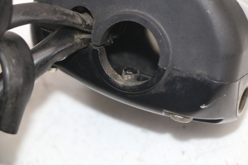 photo de LEFT SWITCH KYMCO SUPER 8 125 (2008 - 2015) - Fixing points details