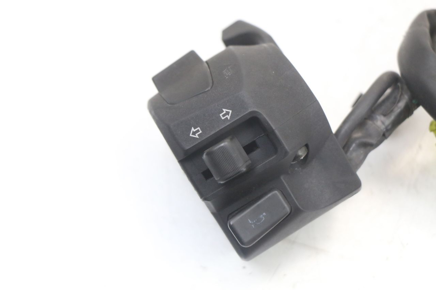 photo de LEFT SWITCH SUZUKI GS F 500 (2004 - 2007) - Component detail
