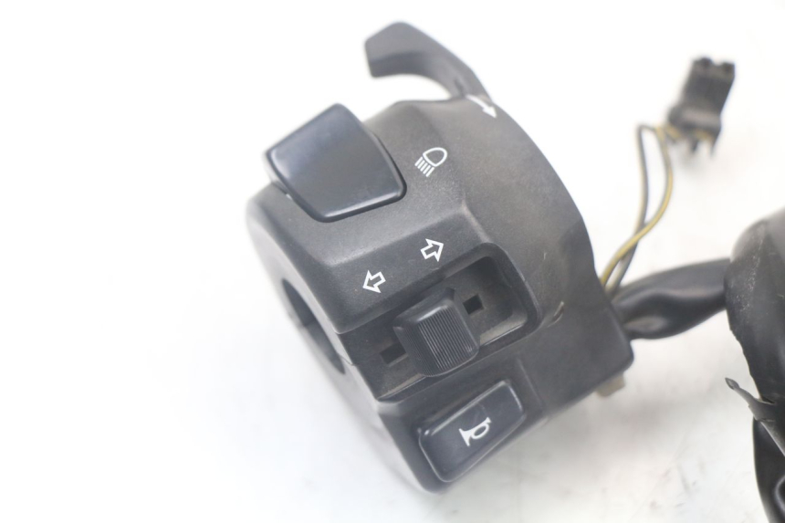 photo de LEFT HANDLEBAR SWITCH SUZUKI SV N 650 (1999 - 2002) - Component detail