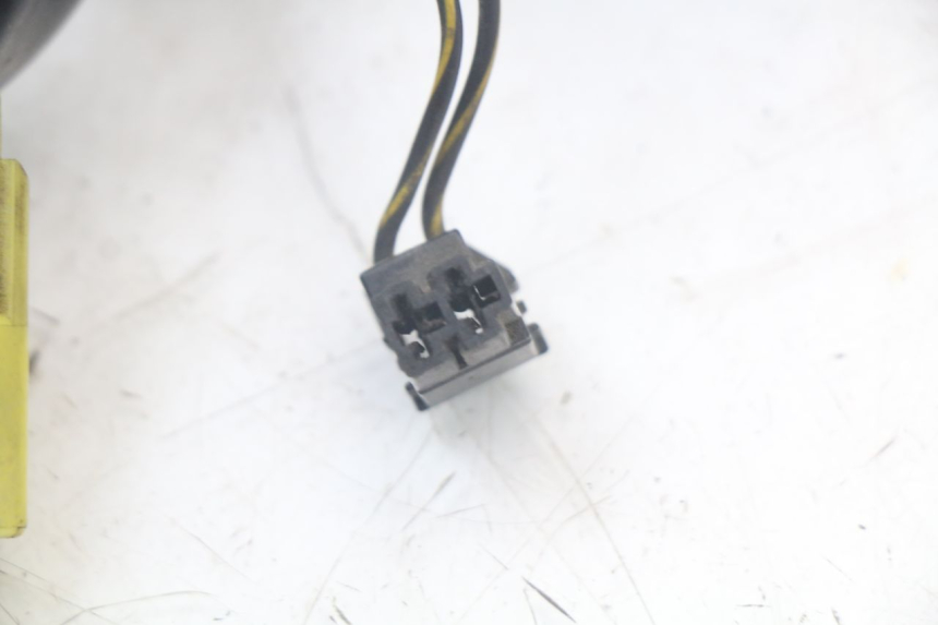 photo de LEFT HANDLEBAR SWITCH SUZUKI SV N 650 (1999 - 2002) - Surface and material condition