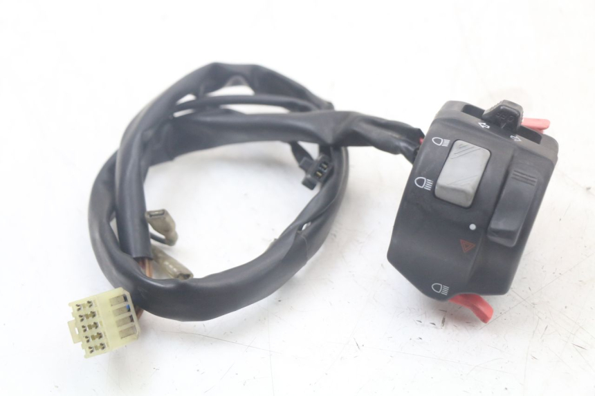 photo de LEFT HANDLEBAR SWITCH YAMAHA TDM ABS 900 (2002 - 2014) - Alternative perspective