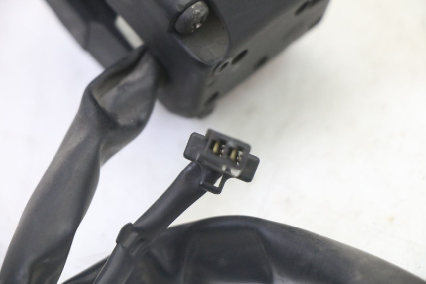 photo de LEFT SWITCH YAMAHA TDM ABS 900 (2002 - 2014) - Fixing points details