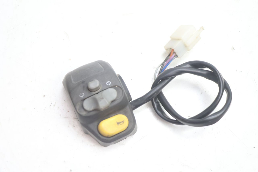 photo de LEFT HANDLEBAR SWITCH PEUGEOT TKR TREKKER FURIOUS 50 (2005 - 2014) - Main view
