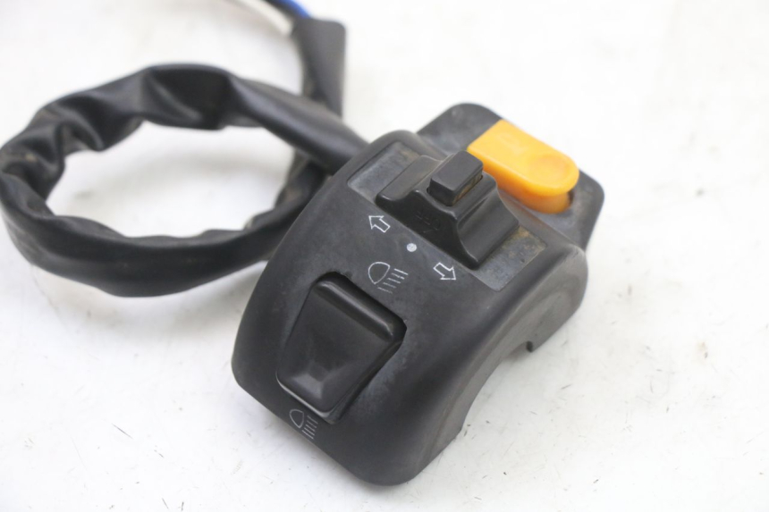 photo de LEFT HANDLEBAR SWITCH UNIVERSAL BIKE ZN50QT-11B 50 (2018 - 2021) - Alternative perspective