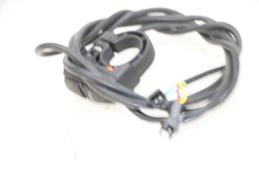 photo de LEFT SWITCH DUALTRON VICTOR LIMITED 1 - Alternative perspective