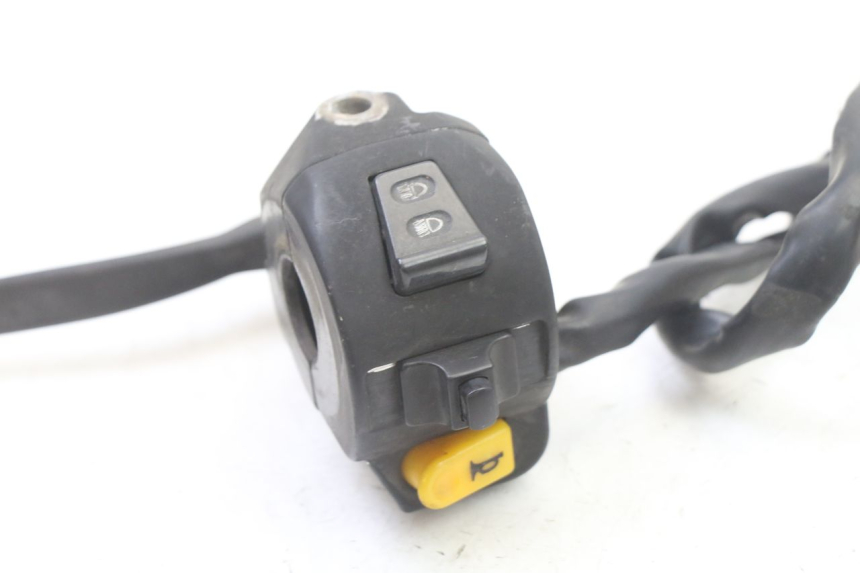 photo de LEFT HANDLEBAR SWITCH PEUGEOT VIVACITY NEW 2T 50 (2008 - 2017) - Alternative perspective