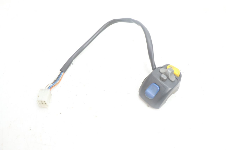 photo de LEFT SWITCH PEUGEOT VIVACITY 100 (1999 - 2008) - Zoom on usage condition