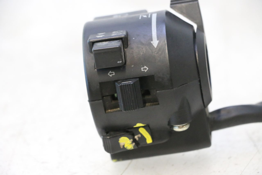 photo de LEFT SWITCH DAELIM VJ ROADWIN 125 (2004 - 2007) - Fixing points details