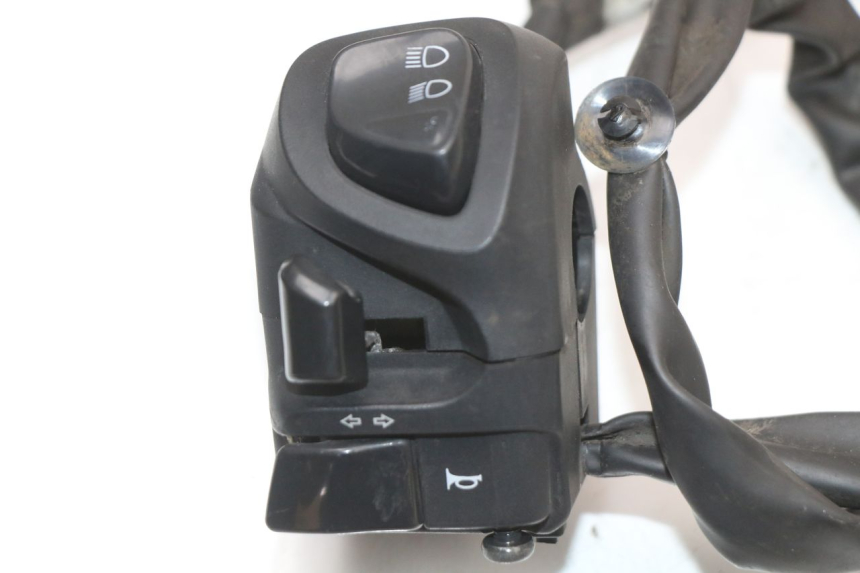 photo de LEFT HANDLEBAR SWITCH YAMAHA XMAX X-MAX ABS 125 (2017 - 2020) - Component detail