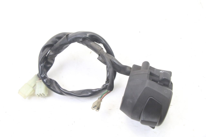 photo de LEFT HANDLEBAR SWITCH YAMAHA X-MAX XMAX 125 (2010 - 2013) - Alternative perspective