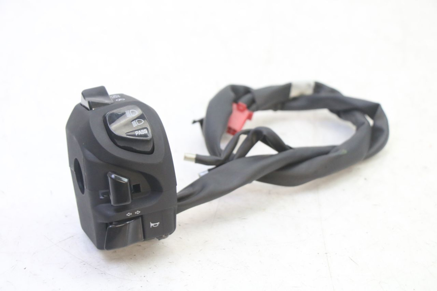 photo de LEFT SWITCH YAMAHA XMAX X-MAX 125 (2021 - 2025) - Main view