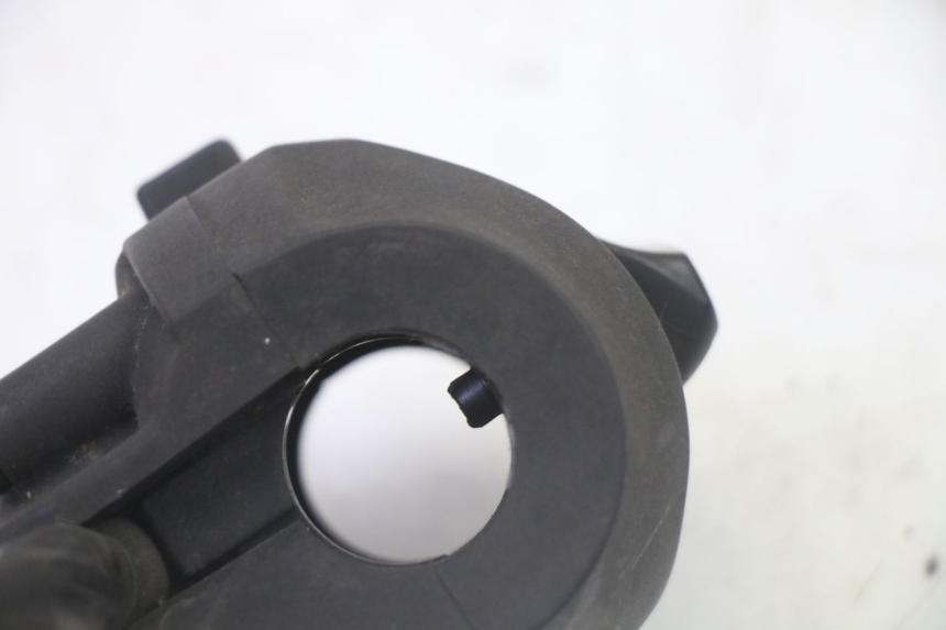 photo de LEFT HANDLEBAR SWITCH YAMAHA X-MAX XMAX 125 (2010 - 2013) - Technical close-up