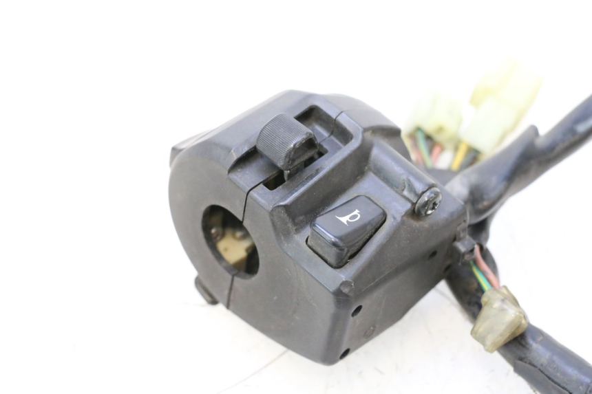 photo de LEFT HANDLEBAR SWITCH YAMAHA X-MAX XMAX 125 (2010 - 2013) - Zoom on usage condition