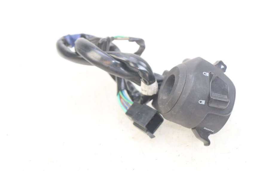 photo de LEFT HANDLEBAR SWITCH KYMCO X-TOWN XTOWN 125 (2016 - 2021) - Alternative perspective