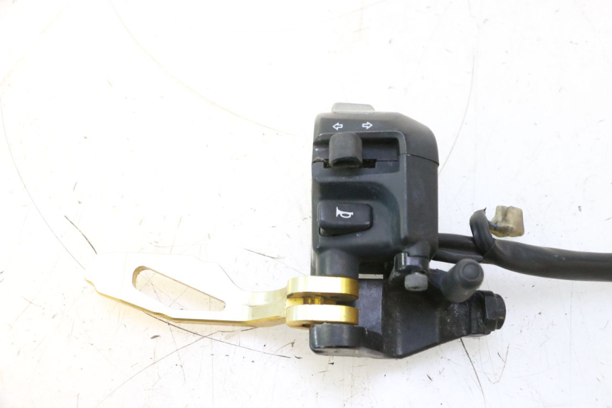 photo de LEFT SWITCH YAMAHA XP T-MAX ABS 500 (2005 - 2005) - Zoom on usage condition