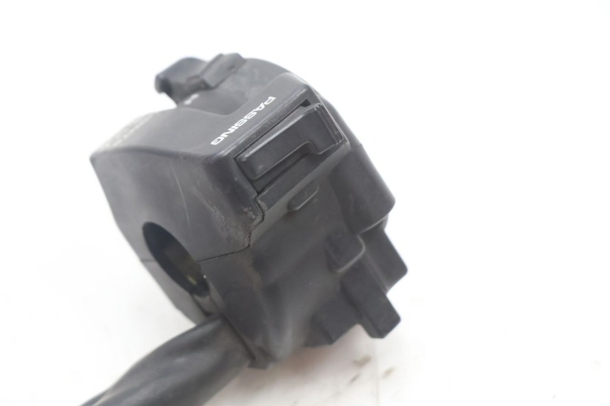 photo de LEFT SWITCH HONDA XRV AFRICA TWIN 750 (1990 - 1992) - Technical close-up