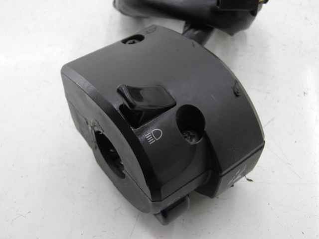 photo de LEFT SWITCH YAMAHA FJR 1300 (2004 - 2005) - Fixing points details