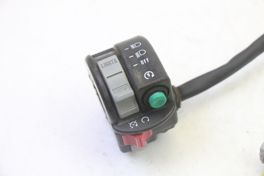 photo de LEFT SWITCH YAMAHA YFM GRIZZLY 550 (2008 - 2015) - Alternative perspective