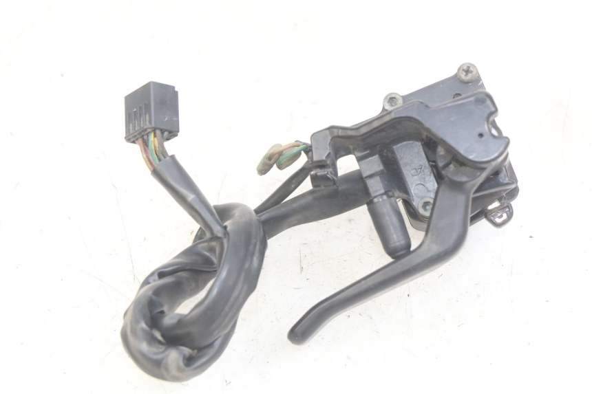 photo de LEFT HANDLEBAR SWITCH YAMAHA YP MAJESTY 400 (2004 - 2008) - Zoom on usage condition