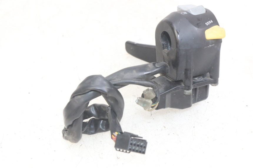 photo de LEFT HANDLEBAR SWITCH YAMAHA YP MAJESTY 400 (2004 - 2008) - Technical close-up