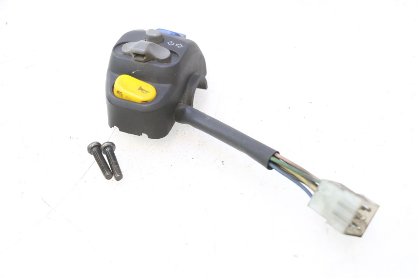 photo de LEFT HANDLEBAR SWITCH YAMAHA YP MAJESTY 125 (1998 - 2001) - Fixing points details