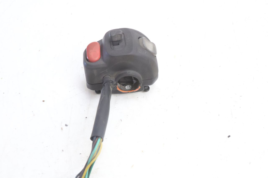 photo de LEFT SWITCH YAMAHA YP MAJESTY 125 (2007 - 2010) - Zoom on usage condition