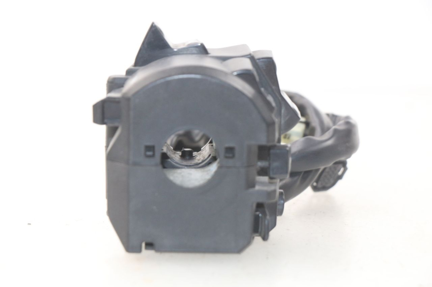 photo de LEFT SWITCH YAMAHA YP T-MAX TMAX 530 (2017 - 2020) - Surface and material condition