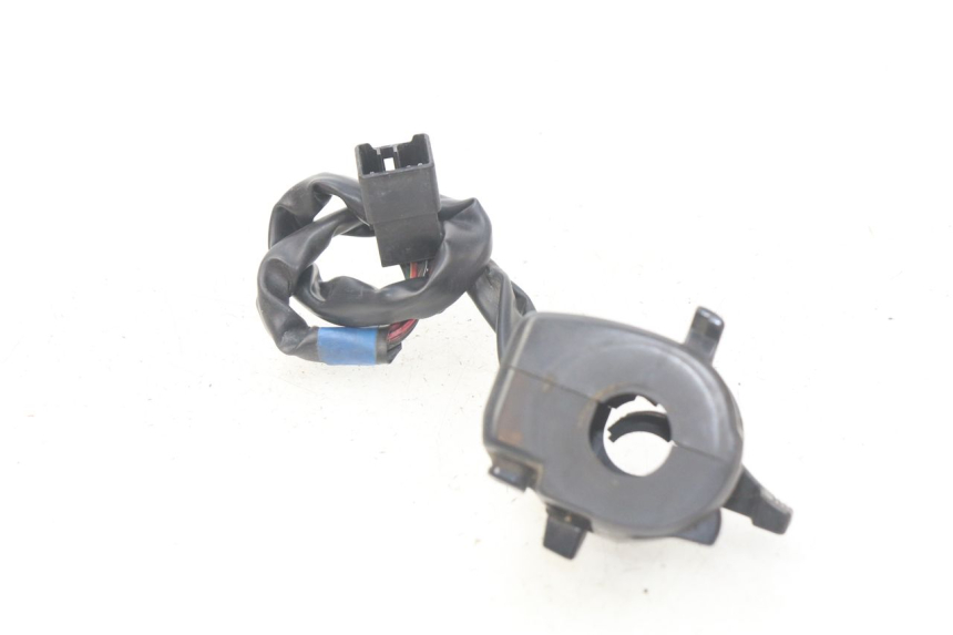 photo de LEFT HANDLEBAR SWITCH KAWASAKI Z S 750 (2003 - 2006) - Zoom on usage condition