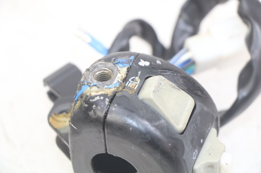 photo de LEFT HANDLEBAR SWITCH UNIVERSAL BIKE ZN50QT-11B 50 (2018 - 2021) - Fixing points details