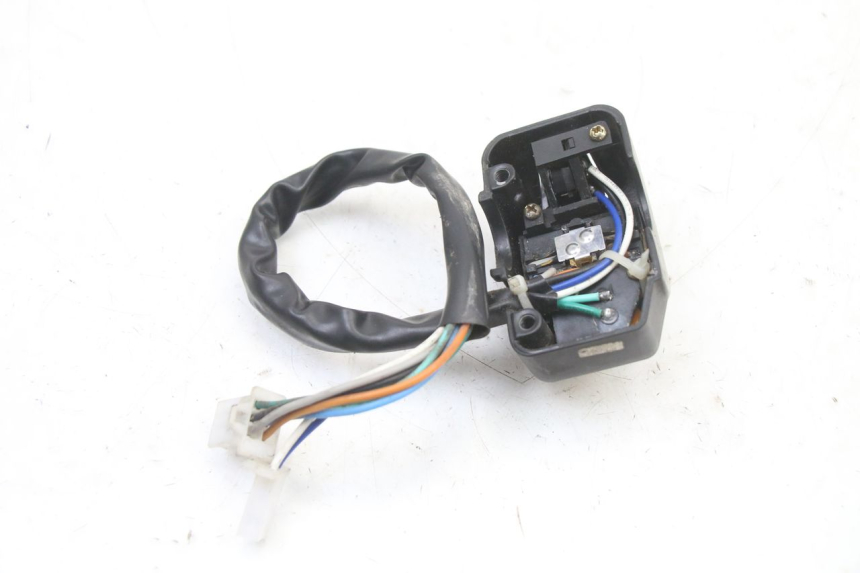 photo de LEFT HANDLEBAR SWITCH UNIVERSAL BIKE ZN50QT-11B 50 (2018 - 2021) - Technical close-up