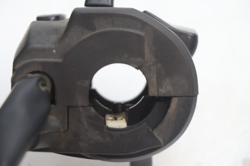 photo de LEFT HANDLEBAR SWITCH KAWASAKI ZX-6R ZX6R 600 (1995 - 1997) - Technical close-up