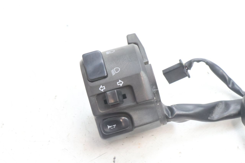 photo de LEFT SWITCH KAWASAKI ZZR 600 (1995 - 2004) - Component detail