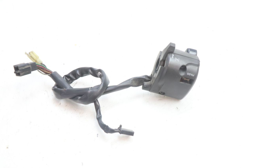 photo de LEFT SWITCH KAWASAKI ZZR 600 (1995 - 2004) - Alternative perspective