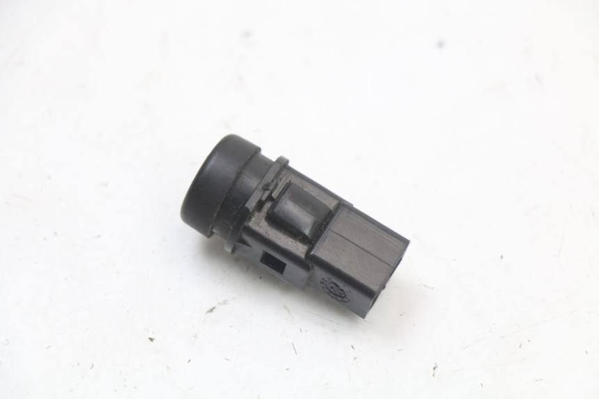 photo de HORN SWITCH APRILIA SR MOTARD 50 (2012 - 2018) - Zoom on usage condition