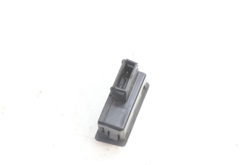 photo de HORN SWITCH APRILIA ATLANTIC S 125 (2010 - 2013) - Alternative perspective
