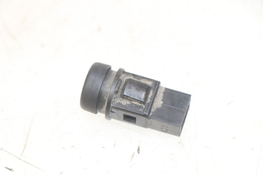 photo de HORN SWITCH PIAGGIO FLY 2T 50 (2004 - 2017) - Zoom on usage condition