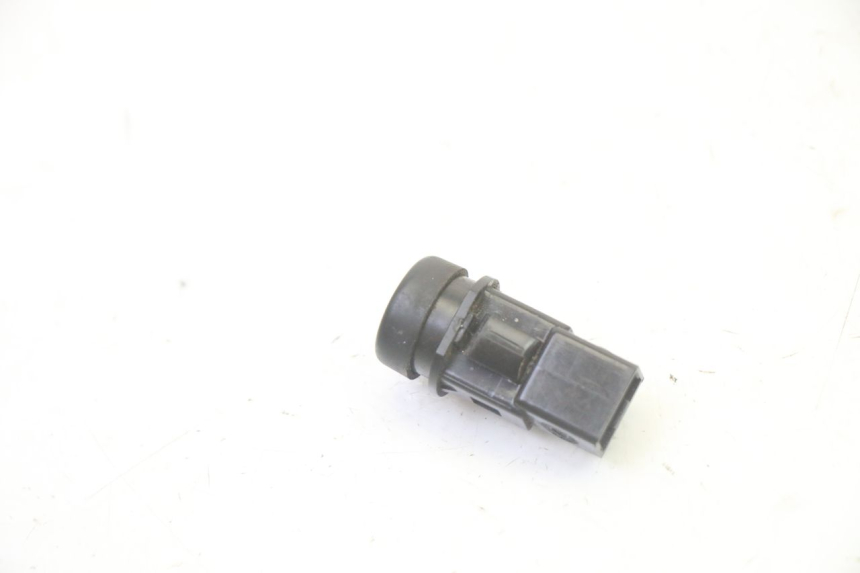 photo de HORN SWITCH PIAGGIO FLY 2T 50 (2004 - 2017) - Zoom on usage condition