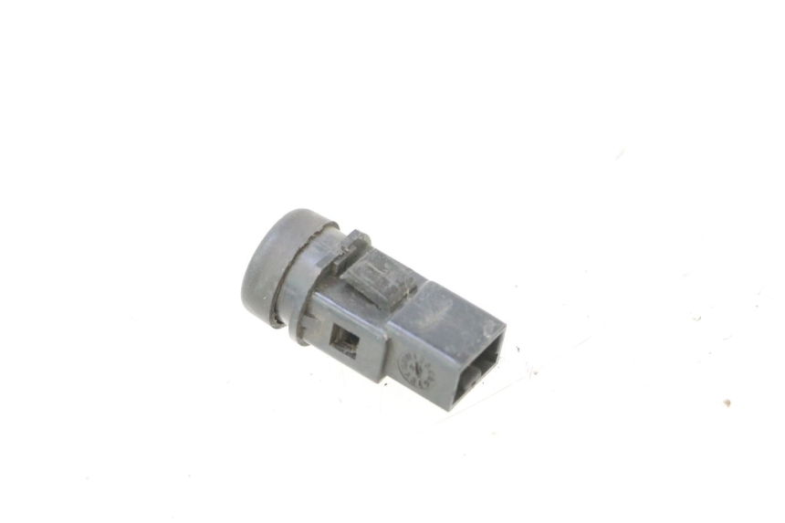 photo de HORN SWITCH PIAGGIO FLY 2T 50 (2004 - 2017) - Zoom on usage condition