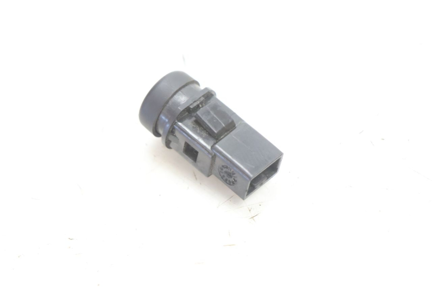 photo de HORN SWITCH PIAGGIO FLY 2T 50 (2004 - 2017) - Zoom on usage condition
