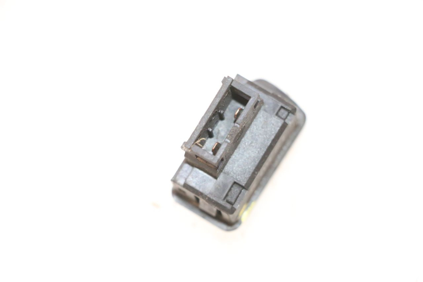 photo de HORN SWITCH PIAGGIO LIBERTY IGET 4T 50 (2015 - 2020) - Zoom on usage condition