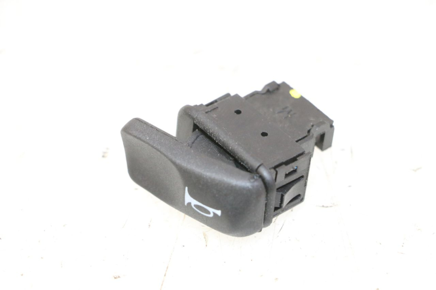 photo de HORN SWITCH PIAGGIO MP3 HPE 310 (2024 - 2025) - Zoom on usage condition