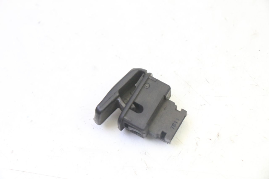 photo de HORN SWITCH PIAGGIO MP3 125 (2006 - 2014) - Zoom on usage condition
