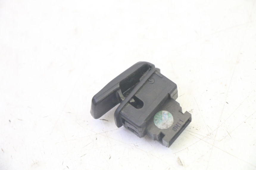 photo de HORN SWITCH PIAGGIO MP3 RL 250 (2006 - 2010) - Zoom on usage condition