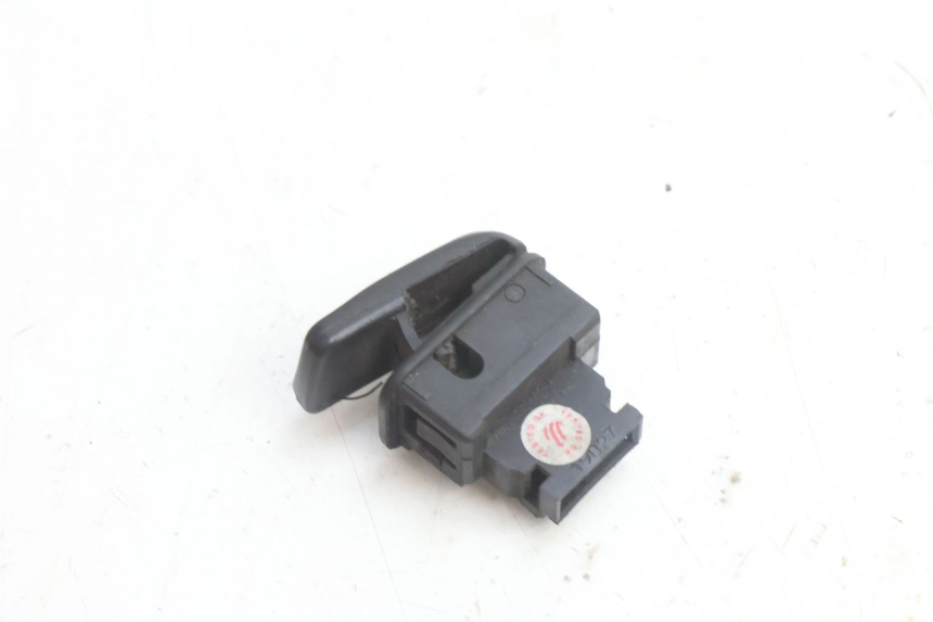 photo de HORN SWITCH PIAGGIO NEW TYPHOON 50 (2018 - 2021) - Zoom on usage condition